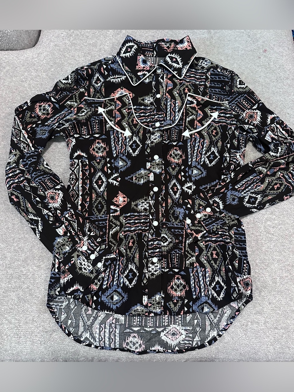 Panhandle NWT Women’s Black Patterned Western Shirt
